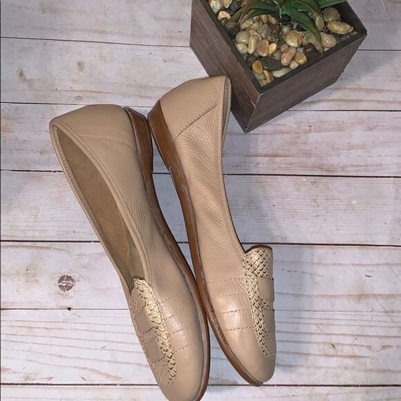 Michelle D Tan Leather Shies Size 8 M - Picture 3 of 4